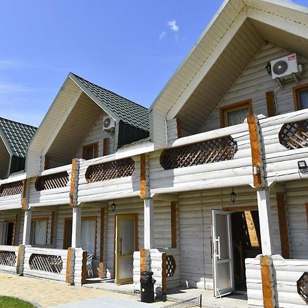 内斯特之家山林小屋 斯维季亚济 外观 照片